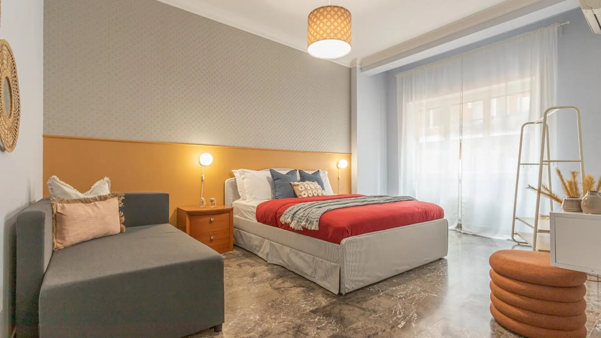 Aureum Guesthouse contacts